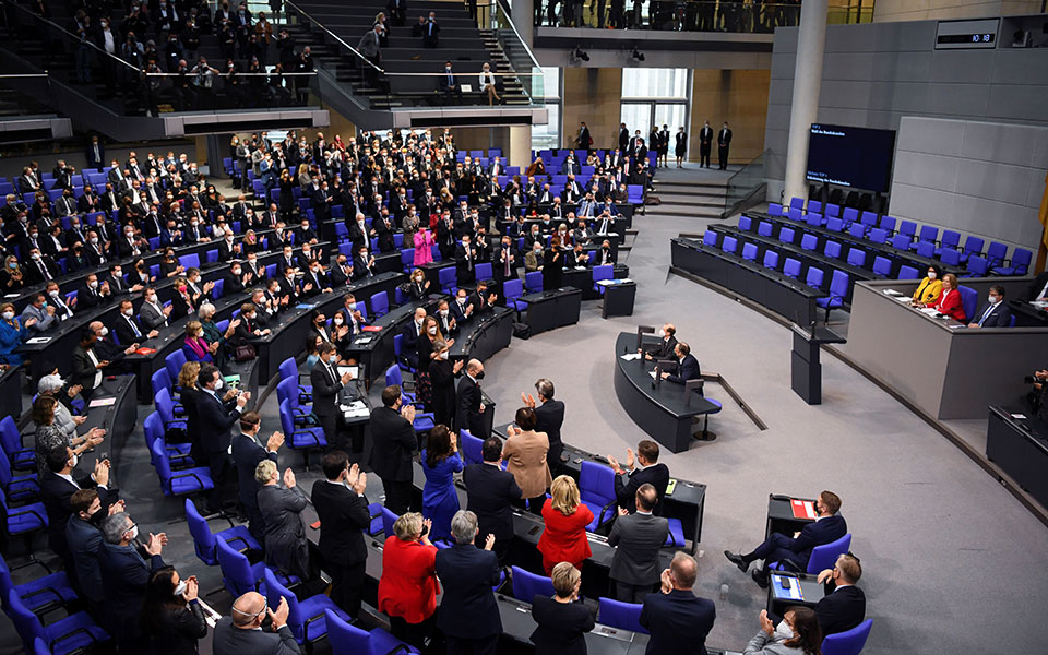 Γερμανία: Ο Όλαφ Σολτς εξελέγη Καγκελάριος-3