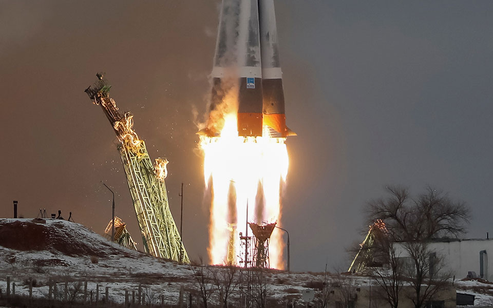 Η Ρωσία έστειλε στο διάστημα έναν Ιάπωνα δισεκατομμυριούχο-1