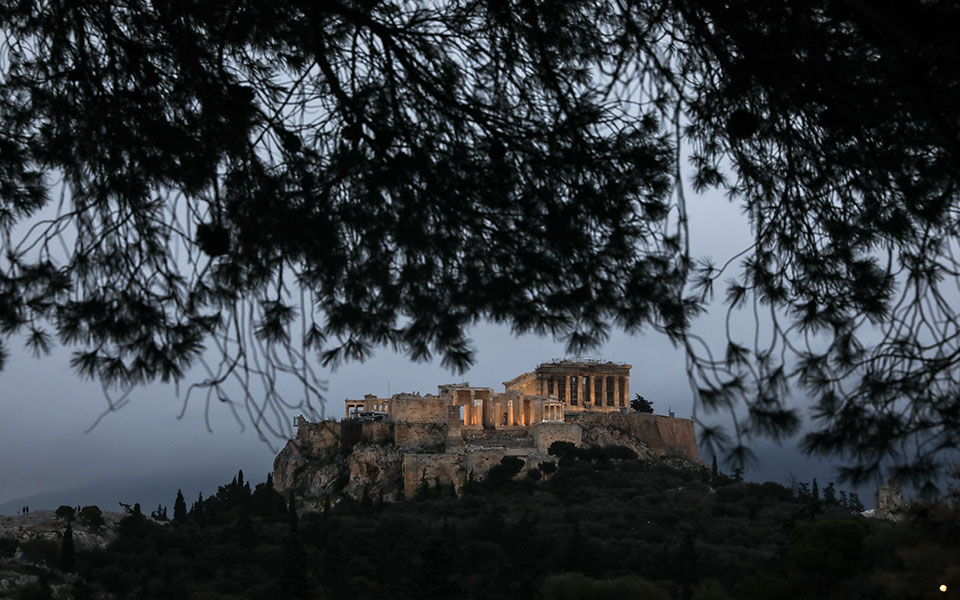 καιρός-τοπικές-βροχές-και-καταιγίδες-561610636