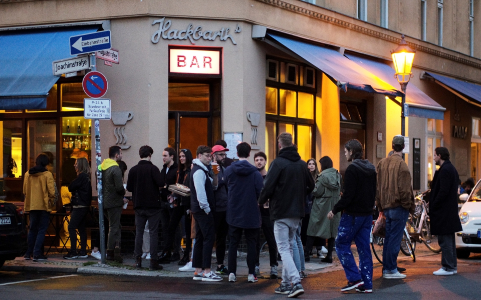 κορωνοϊός-απαγόρευση-χορού-στα-νυχτε-561619645