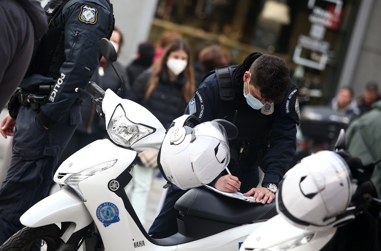 μέτρα-για-τον-κορωνοϊό-τέσσερις-συλλή-561649660