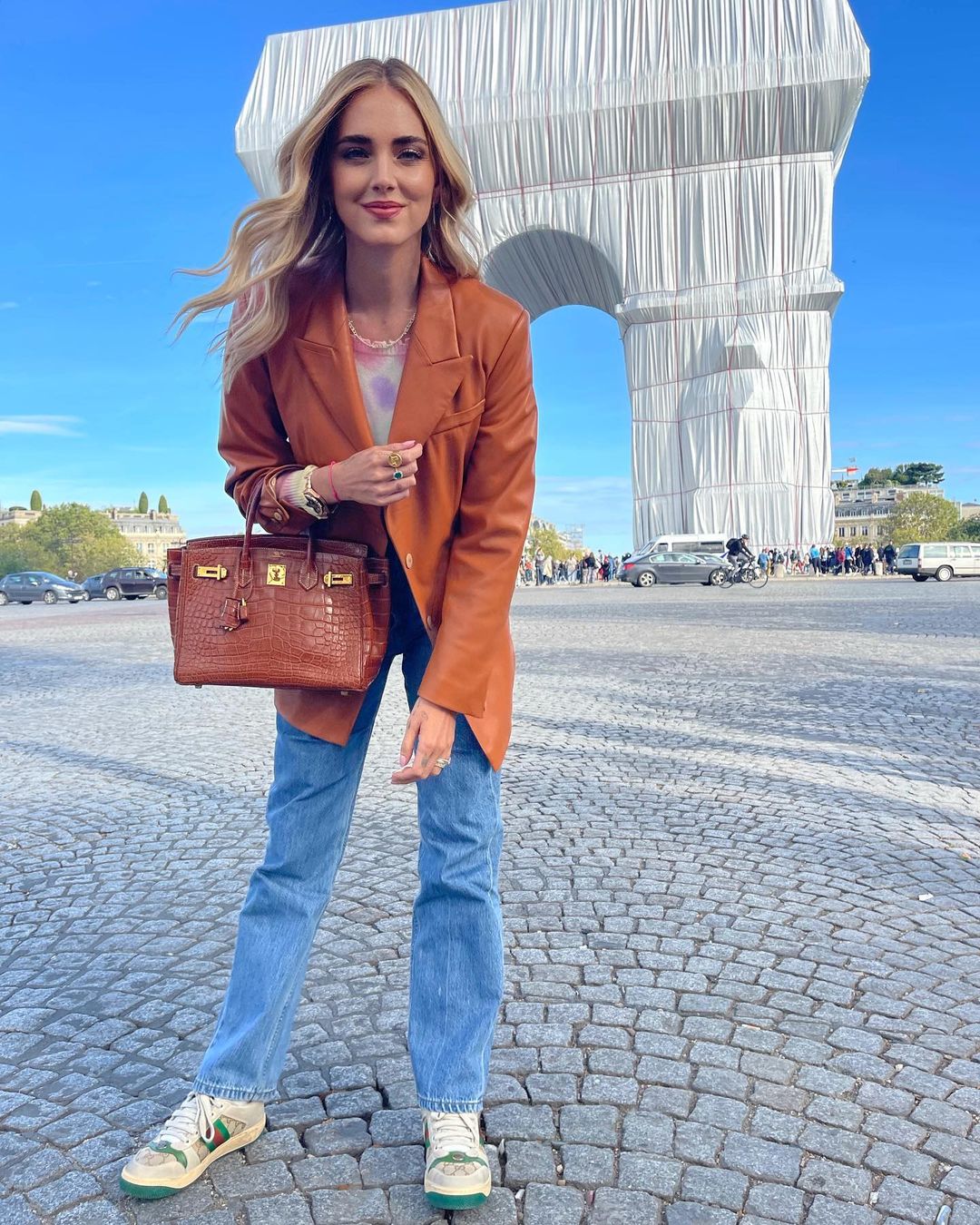 Chiara Ferragni: 10 look με sneakers που θα αντιγράψουμε-2