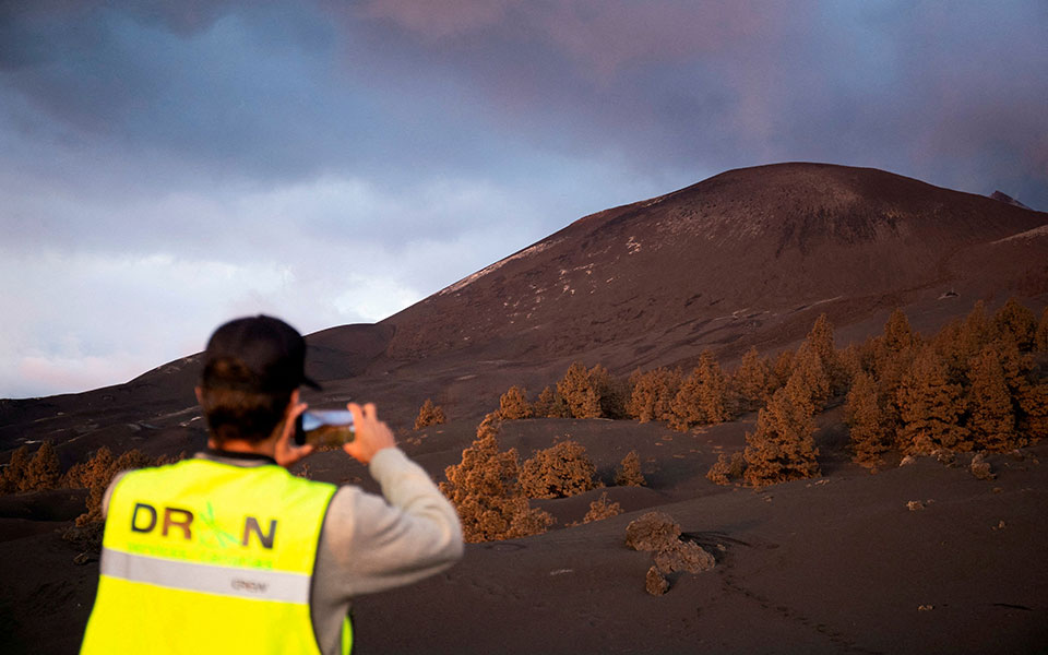 ισπανία-η-έκρηξη-του-ηφαιστείου-κούμπ-561645754