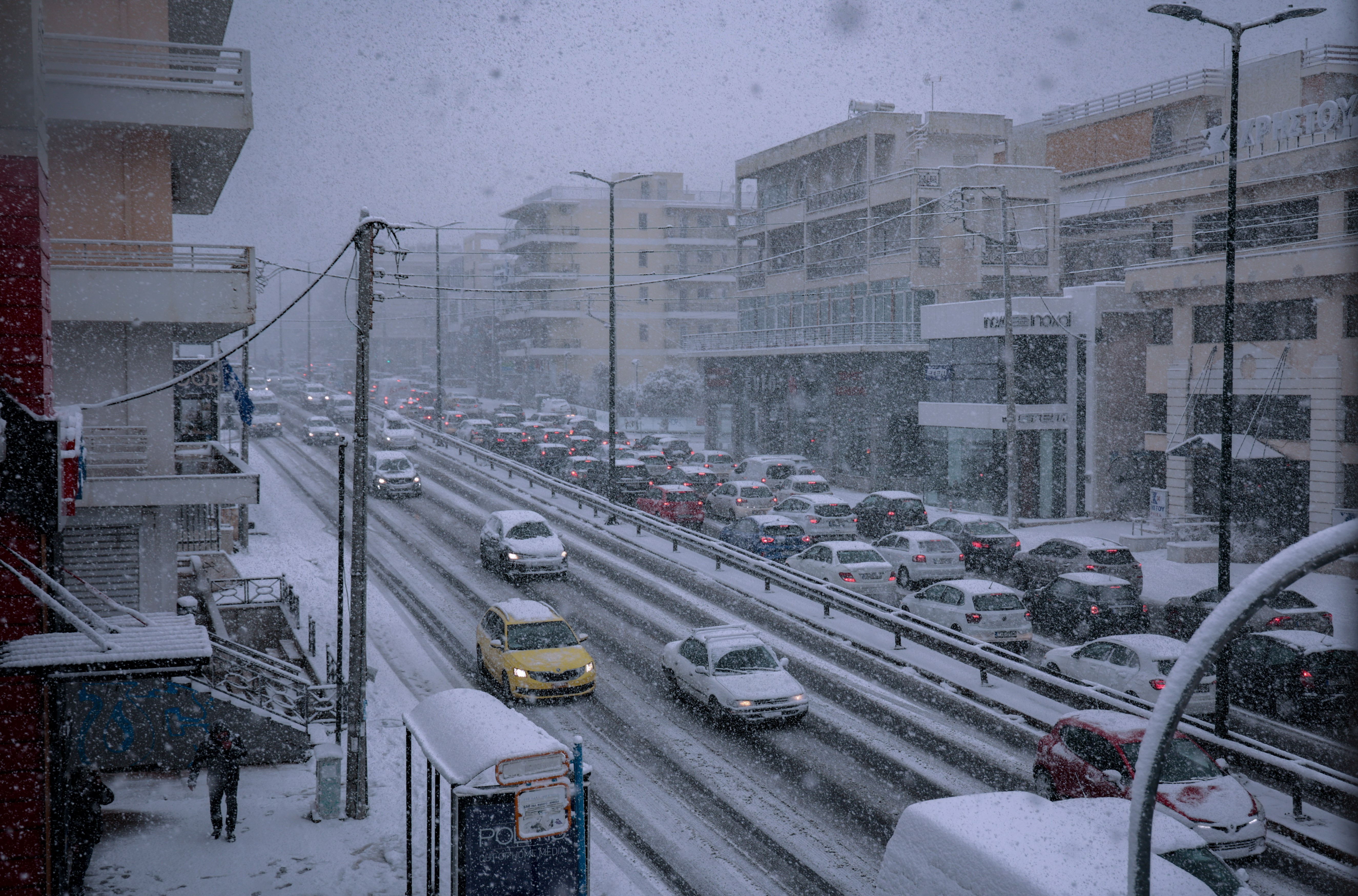 Κακοκαρία «Ελπίς»: Επέλαση με μεγάλα προβλήματα στην Αττική – Σφοδρές χιονοπτώσεις έως αύριο το πρωί-4