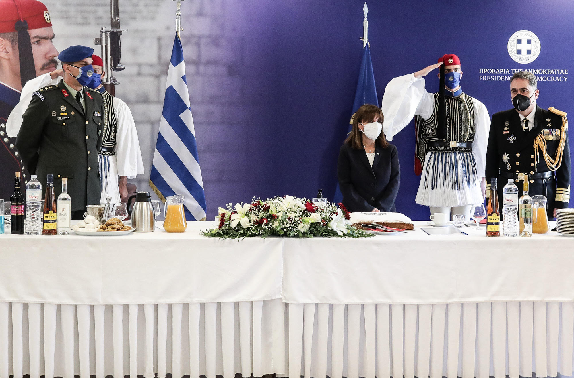 Πίτα Προεδρικής Φρουράς: το φλουρί έπεσε στους υπομονετικούς τσαρουχοποιούς-2