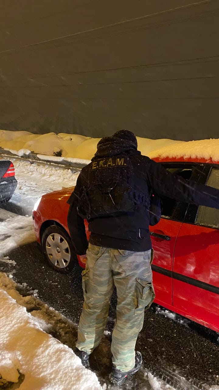 Κακοκαιρία «Ελπίδα»: Επιχείρηση της ΕΚΑΜ στην Αττική Οδό (εικόνες)-3