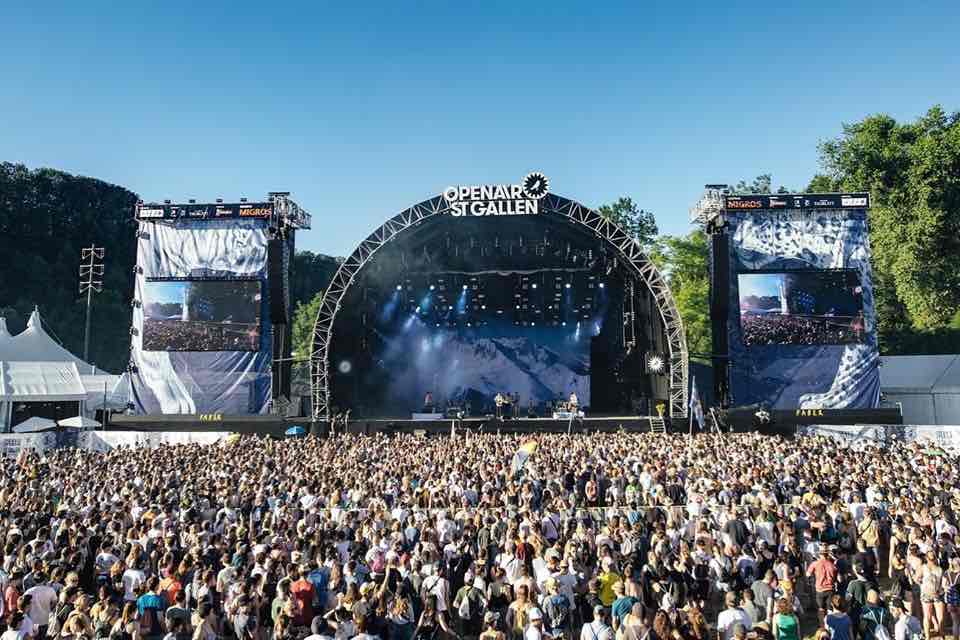 Κρατώντας άσβεστη την παλιά φλόγα του ροκ-1