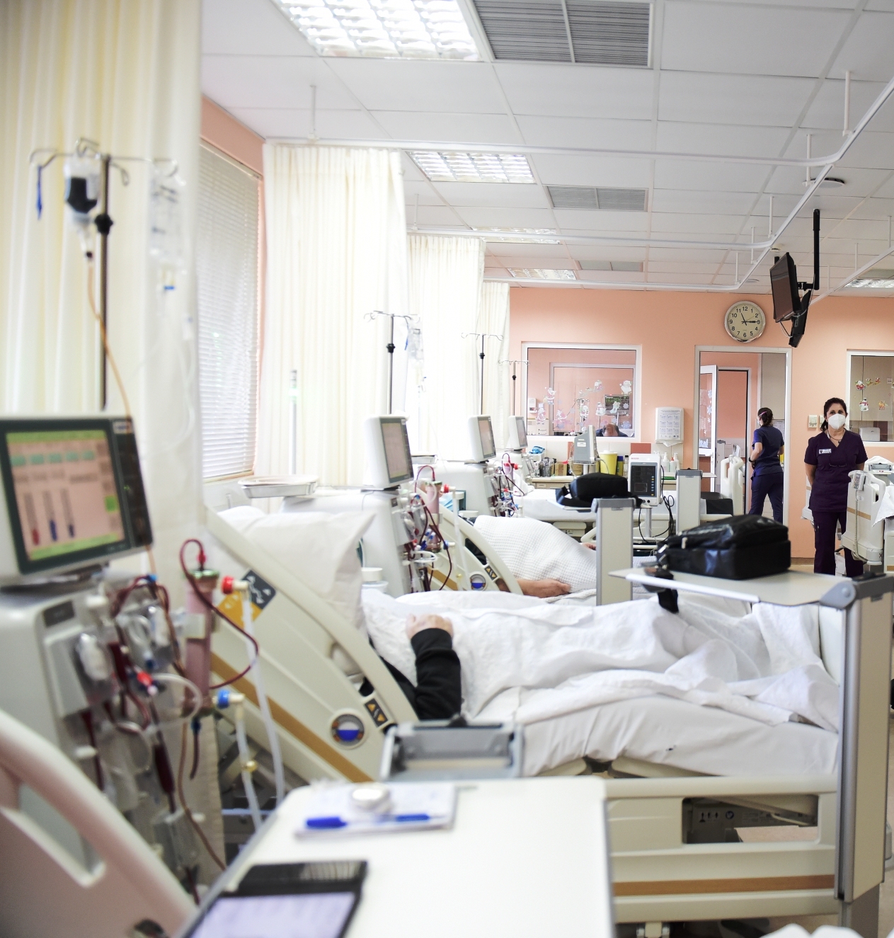 σαρώνει-η-όμικρον-στο-εσυ-καραντίνα-561656206