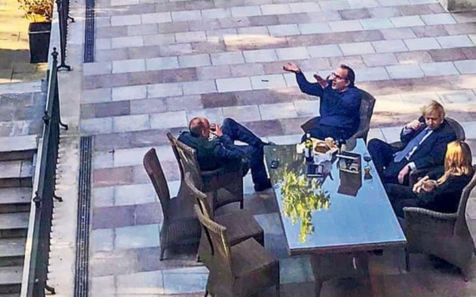 βρετανία-ουδέν-σχόλιο-για-το-κορωνοπ-561664369