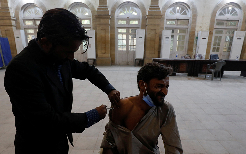 covax-για-εμβόλια-ο-στόχος-για-στοπ-στην-π-561683104