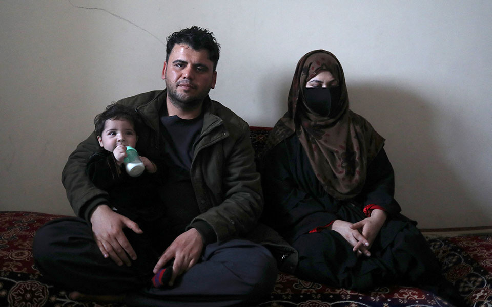 Αφγανιστάν: Βρέφος βρήκε την οικογένειά του πέντε μήνες μετά το χάος στο αεροδρόμιο της Καμπούλ-3