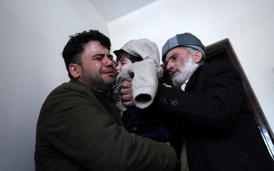 Αφγανιστάν: Βρέφος βρήκε την οικογένειά του πέντε μήνες μετά το χάος στο αεροδρόμιο της Καμπούλ-1