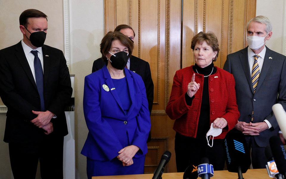 αμερικανοί-γερουσιαστές-υπόσχονται-561673447