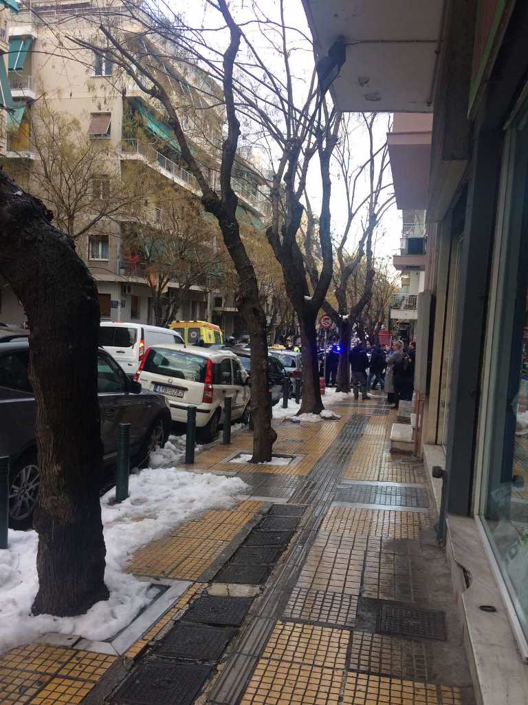 Συναγερμός στο Παγκράτι: Σπασμένος αγωγός της ΕΥΔΑΠ προκάλεσε τη διαρροή φυσικού αερίου-4