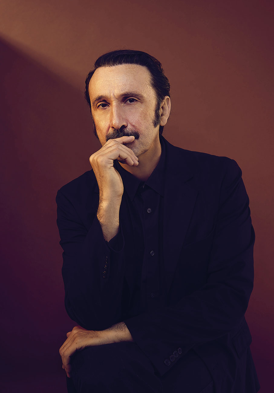 Ρένος Χαραλαμπίδης: «Μου κόλλησαν πολλές φορές τη φρικτή στάμπα του ψώνιου»-1