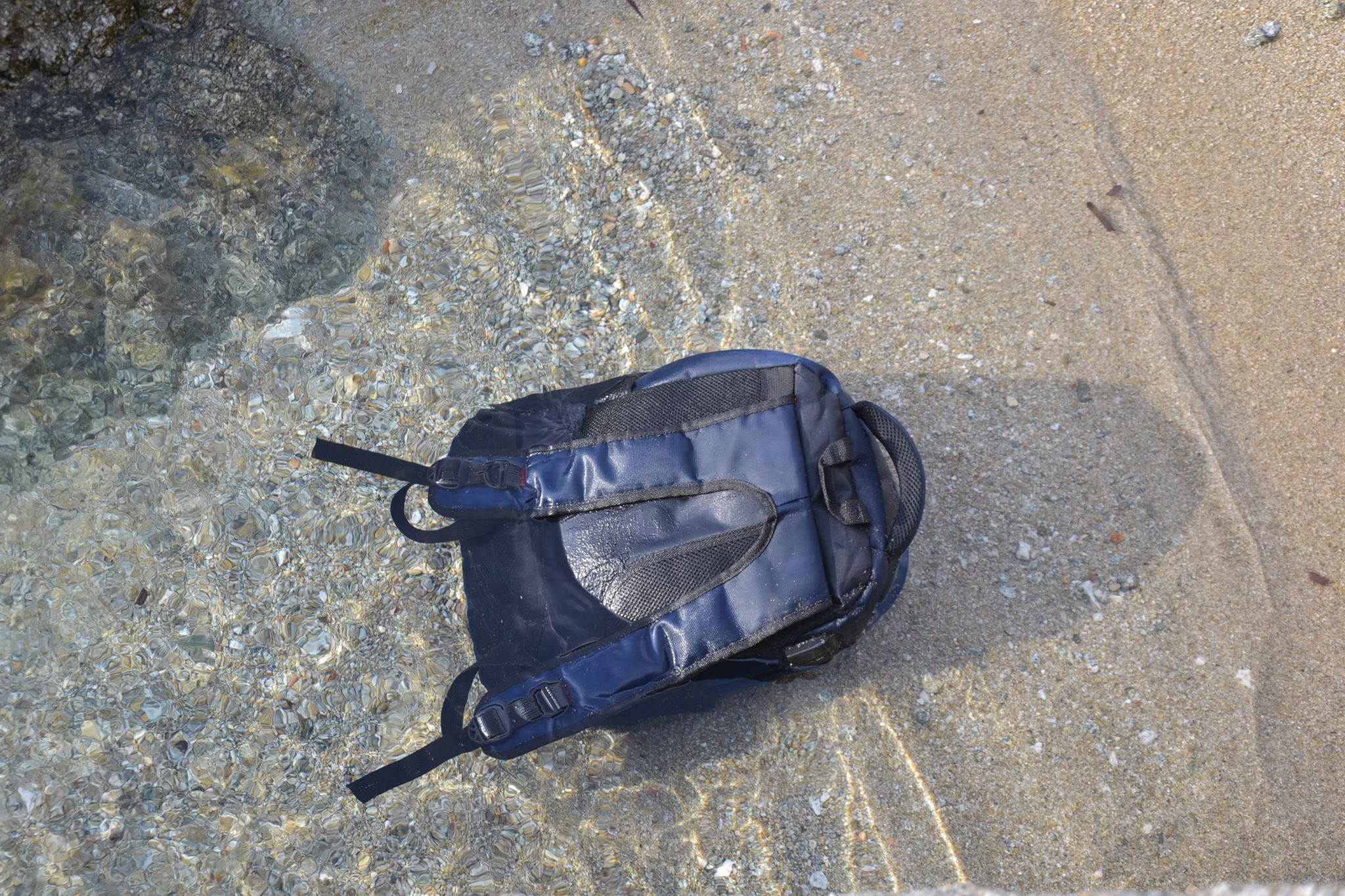 Τα κύματα συνεχίζουν να φέρνουν σορούς-1