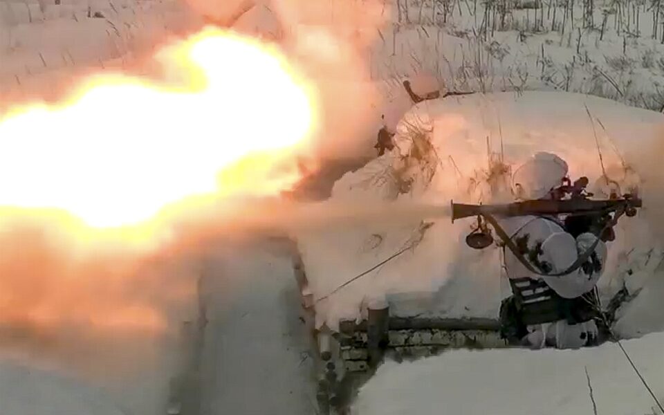 Ουκρανία: Συνεχίζεται το μπρα ντε φερ – Εντείνονται οι φόβοι για ρωσική εισβολή-1