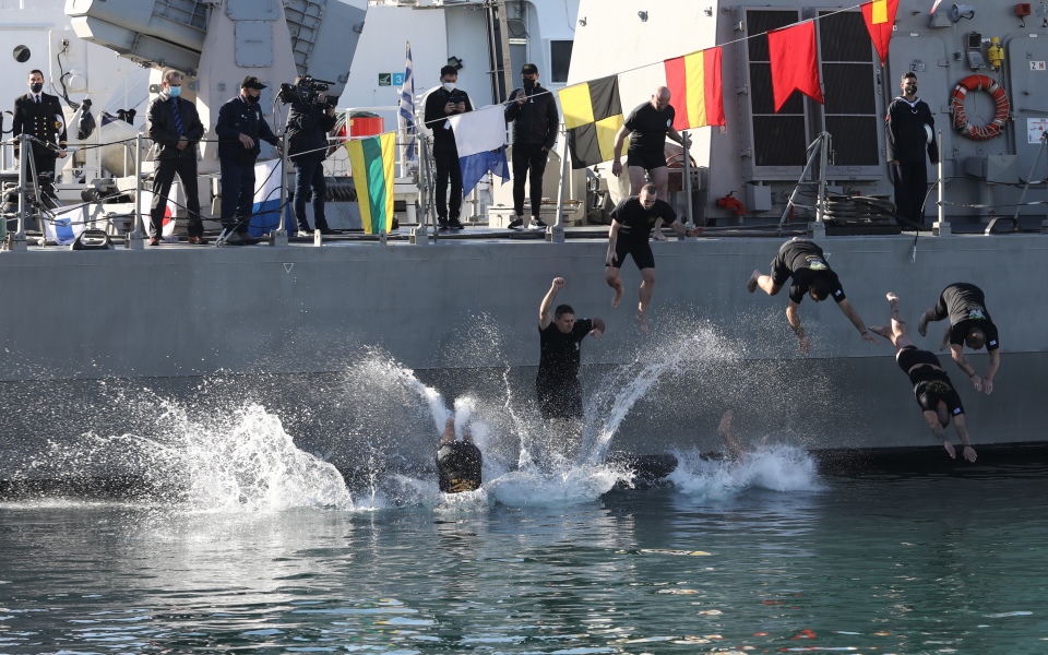 με-λαμπρότητα-ο-εορτασμός-των-θεοφανί-561658417