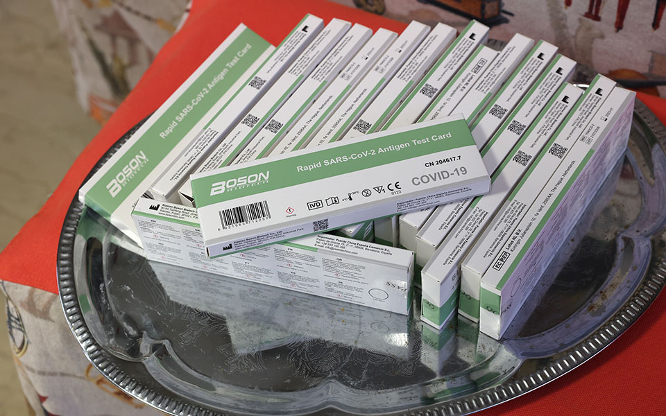 Σχολεία: Ανιχνεύθηκαν 14.000 κρούσματα μέσω των self test-1