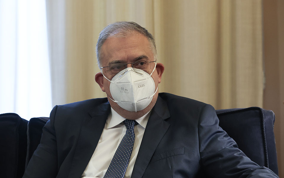 θεοδωρικάκος-αυταρχικές-συμπεριφορ-561665995