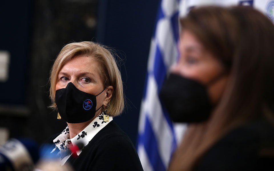 κάτω-των-60-ετών-ένας-στους-τρεις-στις-με-561678412