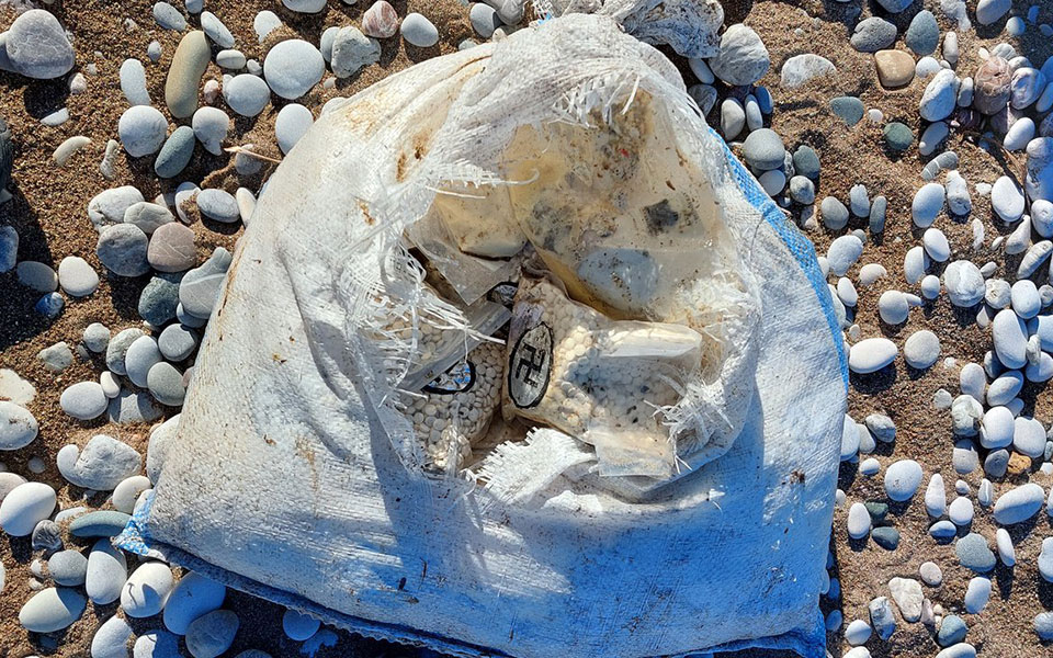 μέρος-παράνομου-φορτίου-τα-ναρκωτικά-561674188