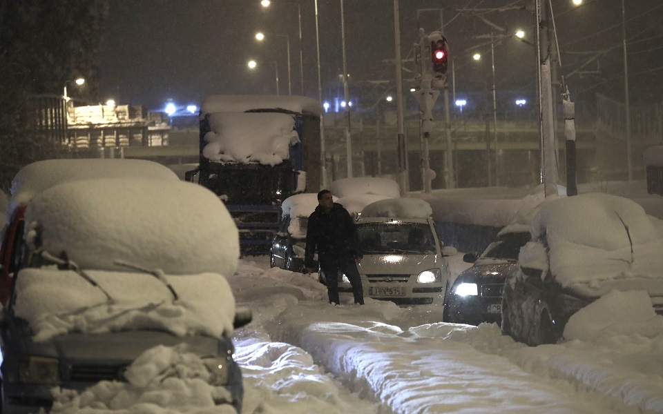 κακοκαιρία-ελπίδα-ολονύχτια-μάχη-στη-561685219
