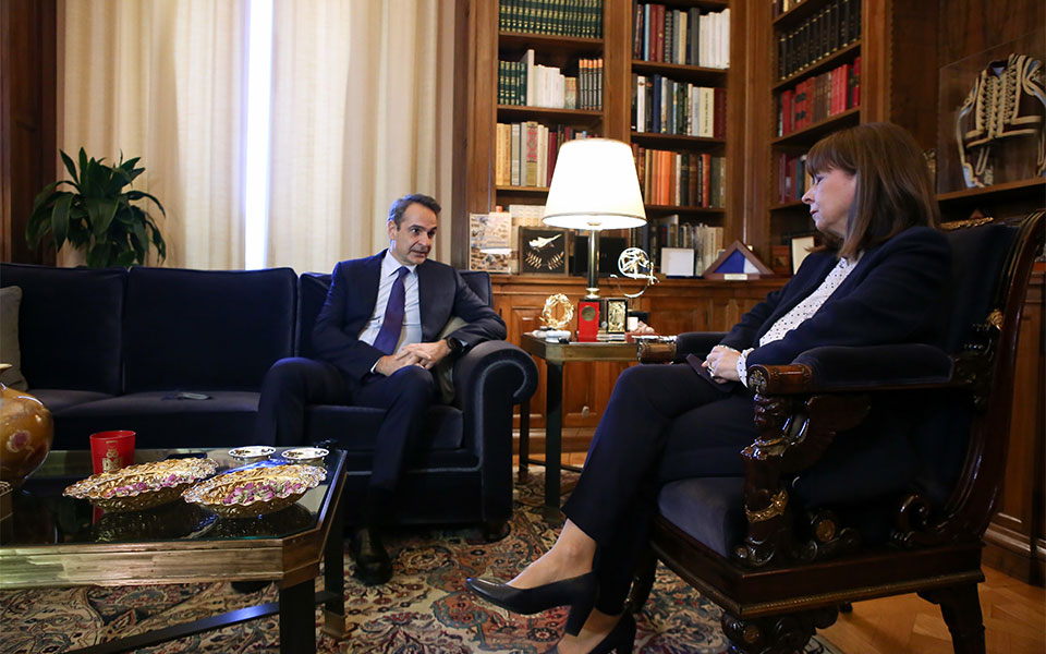 Μητσοτάκης σε Σακελλαροπούλου: «Οφείλουμε να αναγνωρίζουμε τις αστοχίες, να μαθαίνουμε από τα λάθη μας»-3