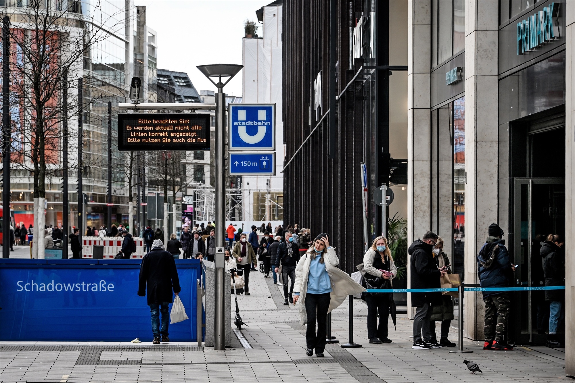 ο-πληθωρισμός-καλπάζει-η-λαγκάρντ-δεν-561679288