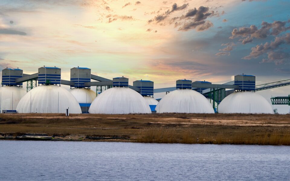 υψηλό-το-κόστος-της-πράσινης-μετάβαση-561679786