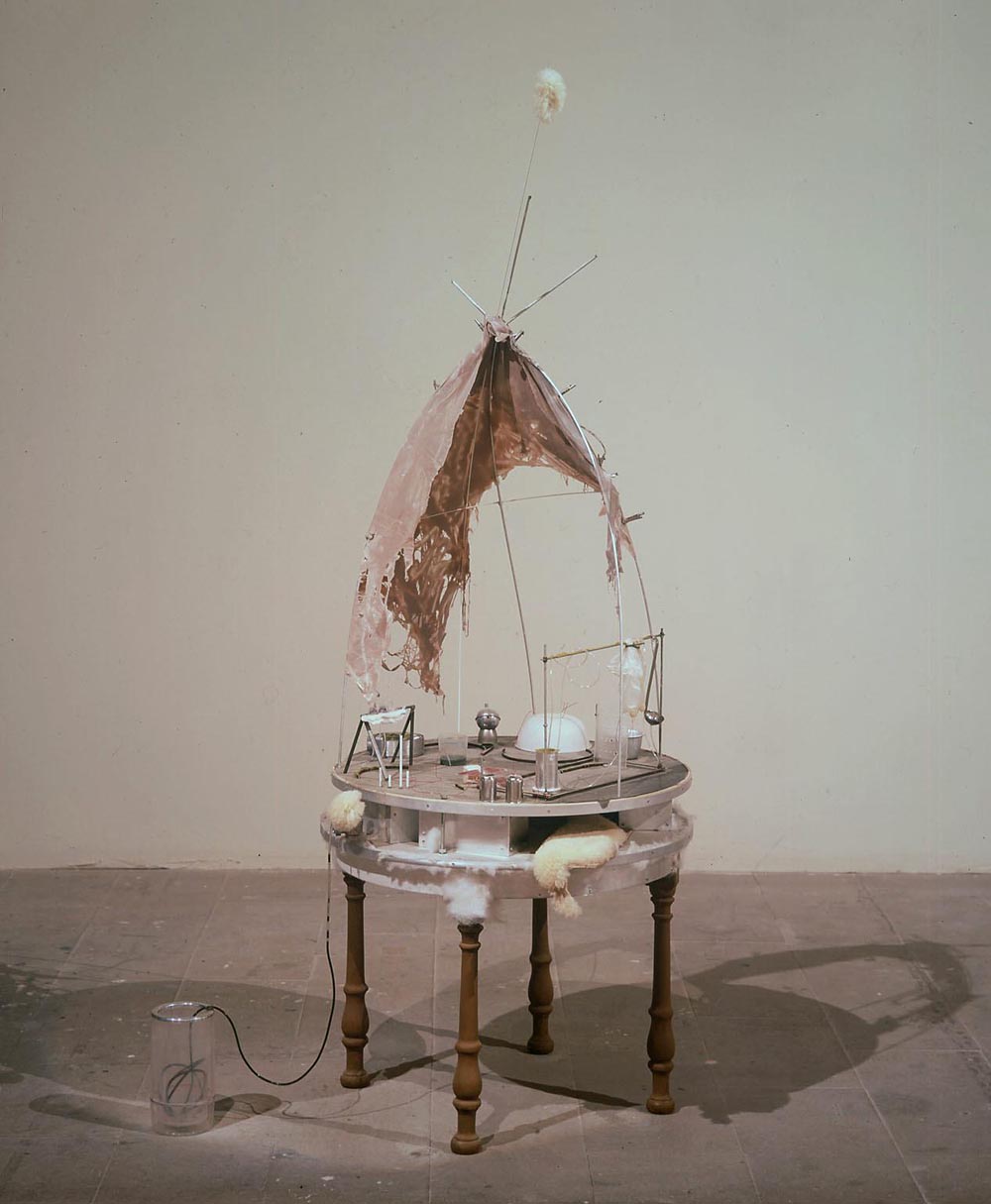 σύγχρονη-τέχνη-με-πρώτη-ύλη-από-την-αρχ-561665014