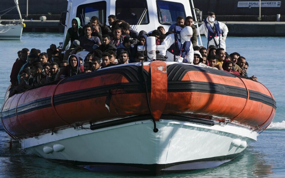 μεταναστευτικό-υψηλό-τεσσάρων-ετών-σ-561664234