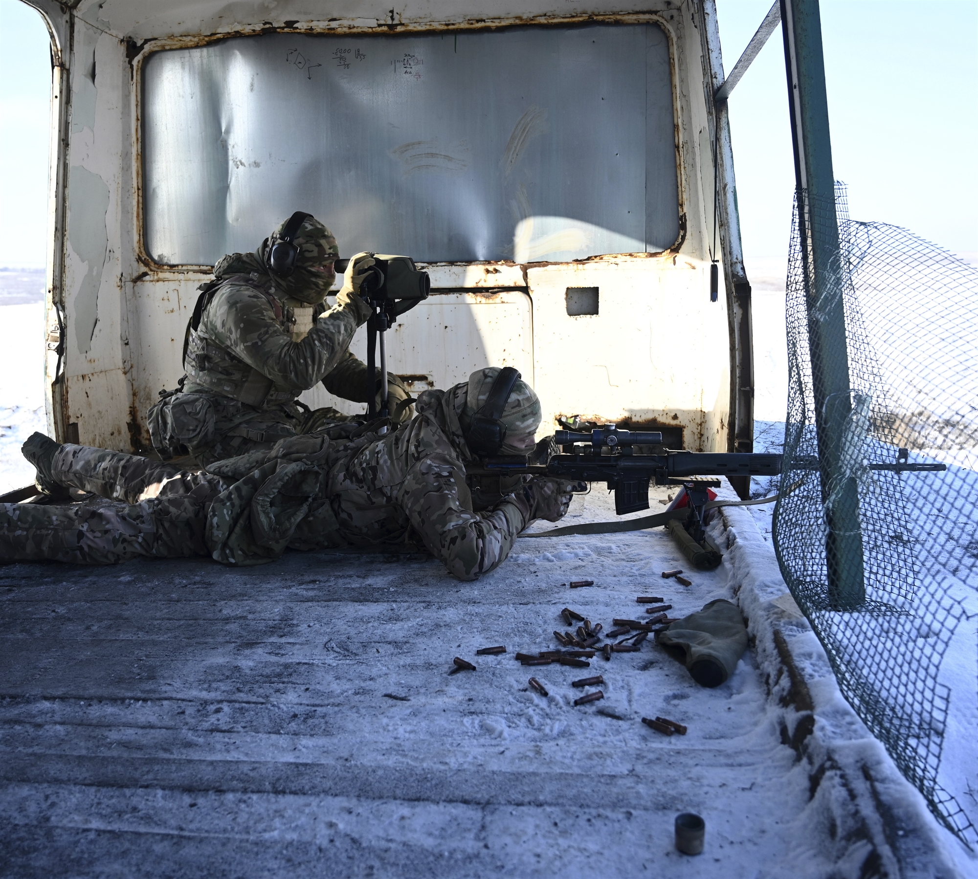 υβριδικός-πόλεμος-στην-ουκρανία-561670117