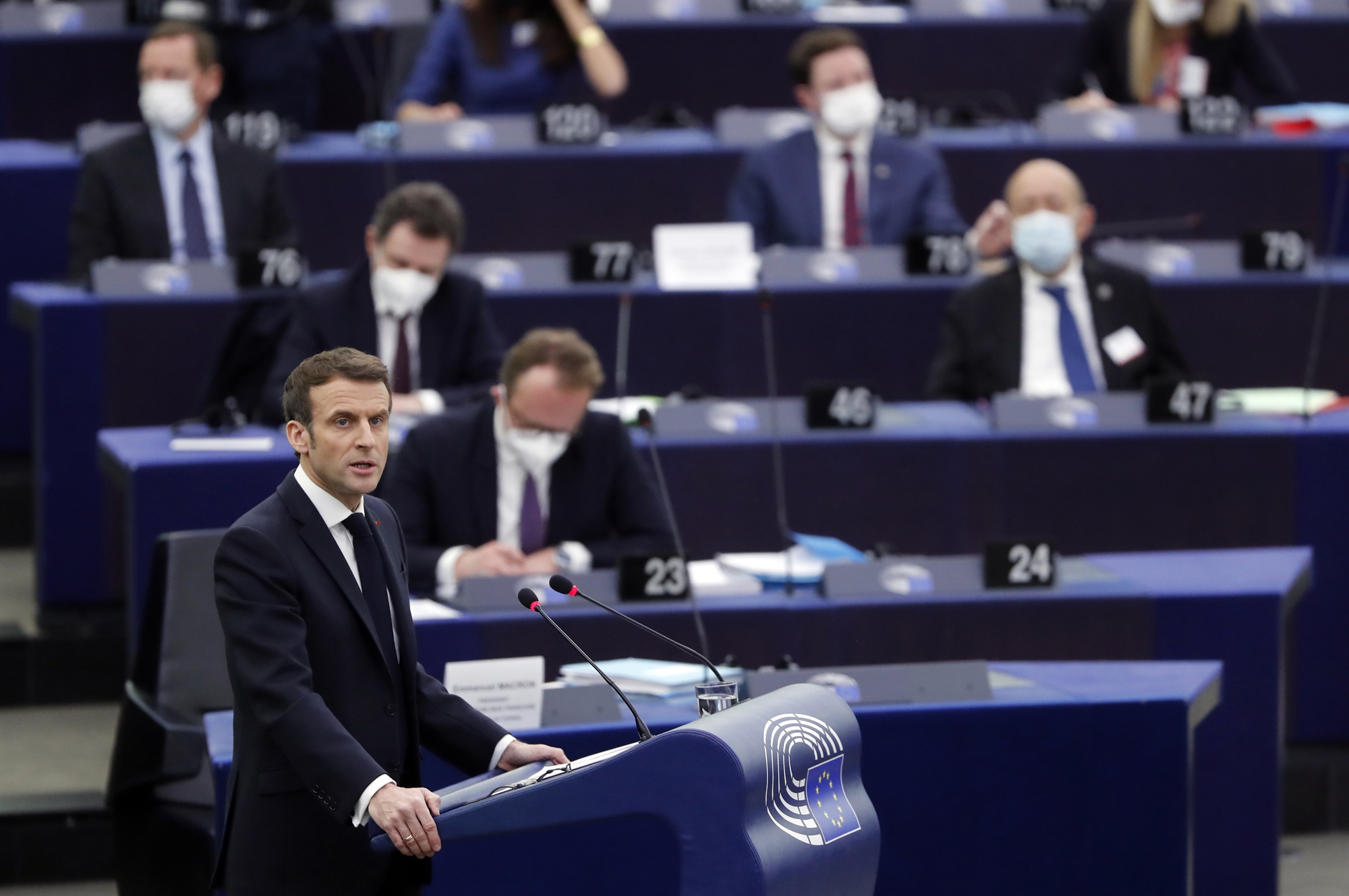 το-ευρωπαϊκό-χαρτί-του-μακρόν-561681526