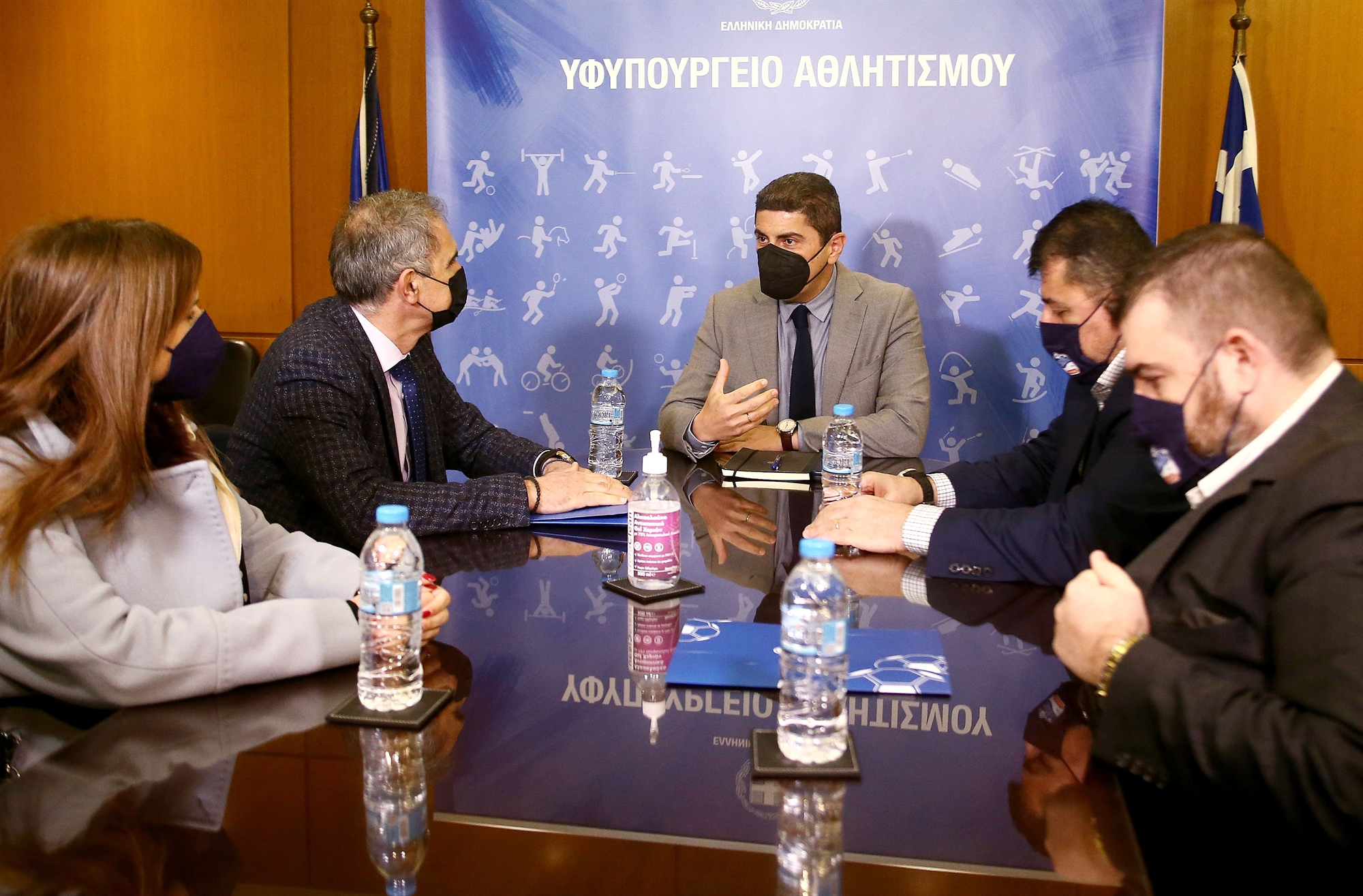 θετική-η-πολιτεία-για-οικονομική-ενίσ-561675526