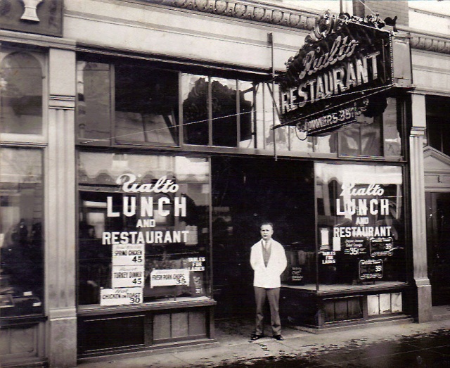 Νοσταλγικός αποχαιρετισμός στο περίφημο Neptune Diner της Αστόριας-3