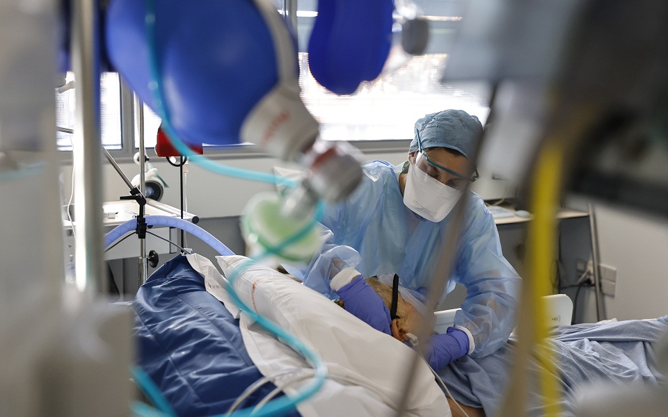 διάτρητα-αναχώματα-κατά-της-covid-561672610