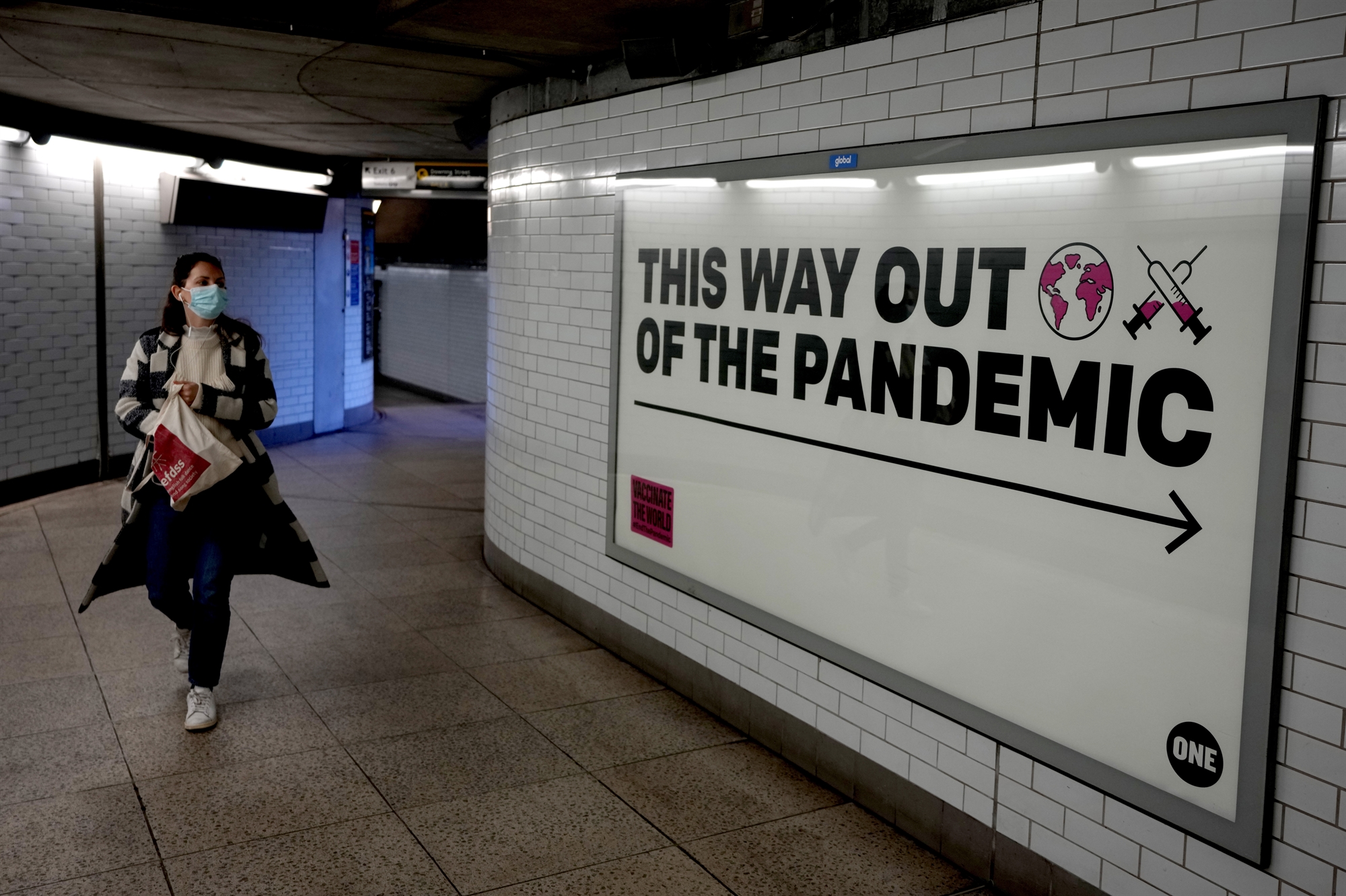 κορωνοϊός-σταδιακή-επιστροφή-στην-κα-561680674