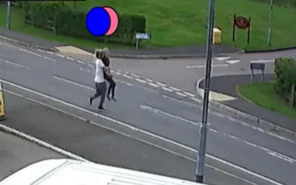 βρετανία-συγκλονιστικό-βίντεο-από-τη-561691555