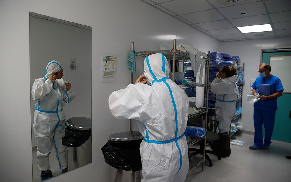 κορωνοϊός-έσπασε-το-φράγμα-των-50-000-κρουσ-561656779