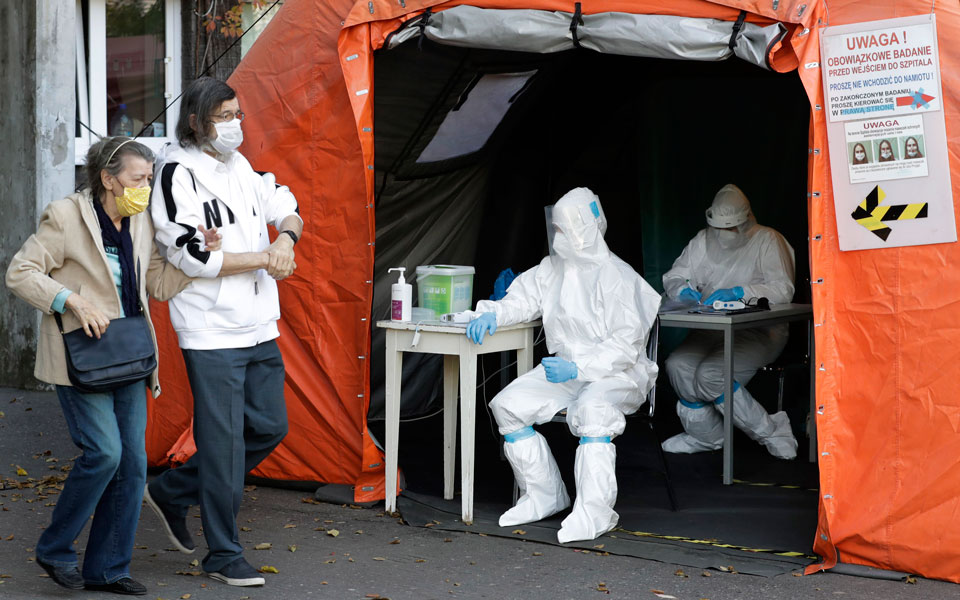 yπουργός-υγείας-πολωνίας-η-χώρα-εισήλθ-561673399