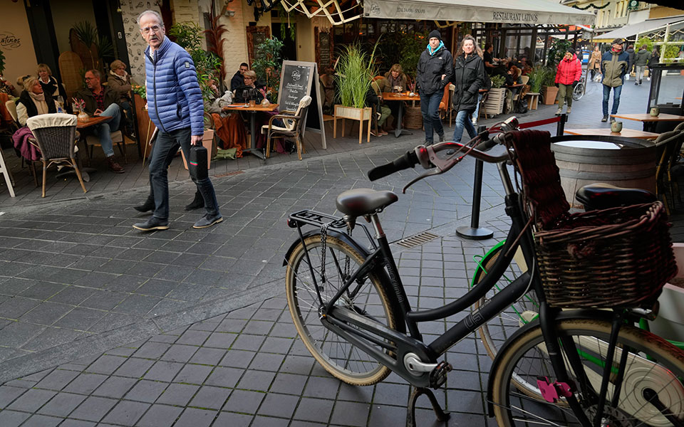 ολλανδία-χαλάρωση-μέτρων-από-το-σάββα-561669868