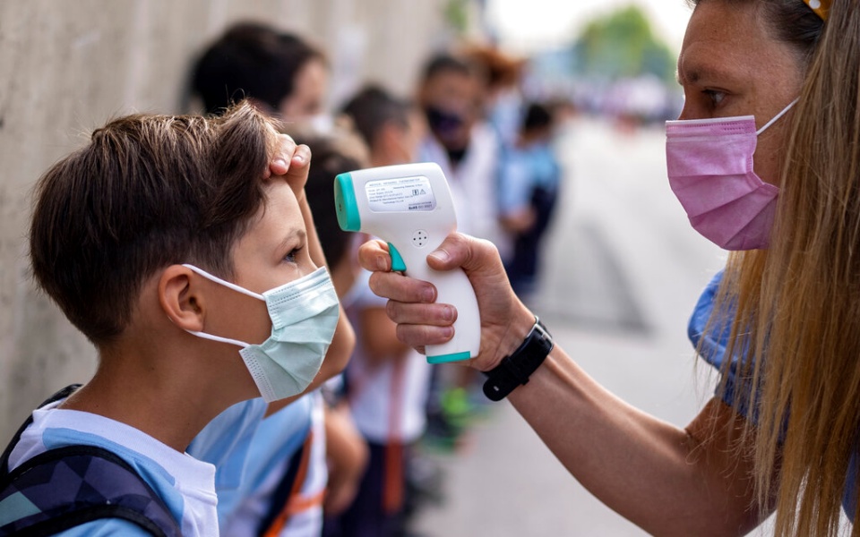 κορωνοϊός-πού-εντοπίζονται-τα-22-362-νέα-κρ-561691636