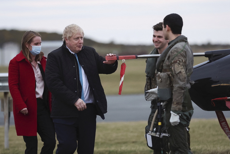 μπόρις-τζόνσον-καθυστερεί-και-φιλτρ-561691249