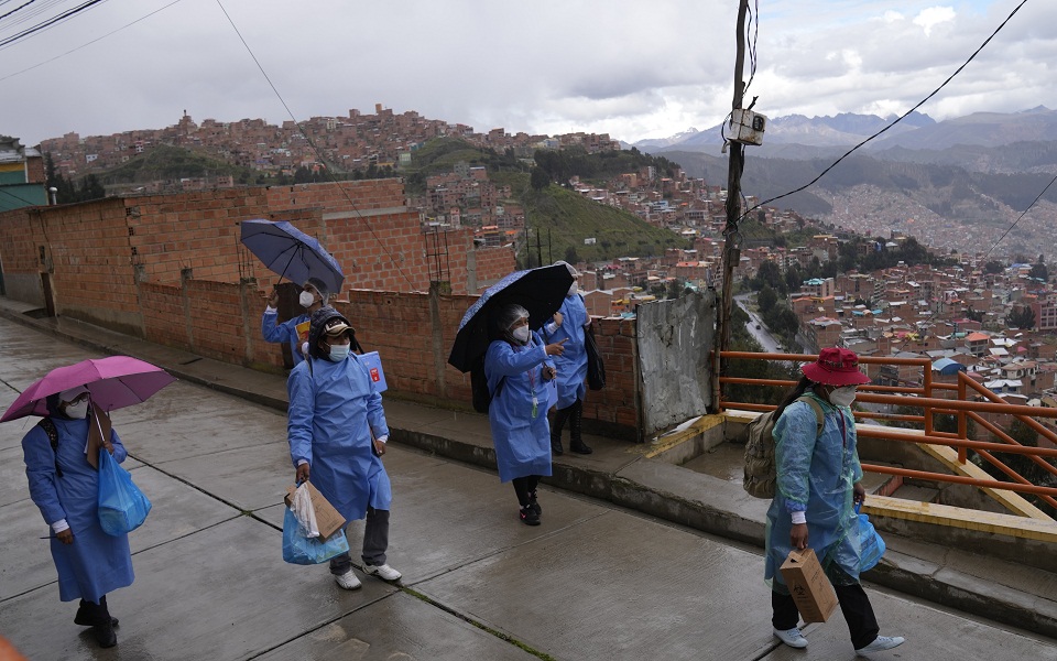 Βολιβία: Πώς τα εμβόλια φθάνουν στην πόρτα των πολιτών στη χώρα των Άνδεων (εικόνες)-1