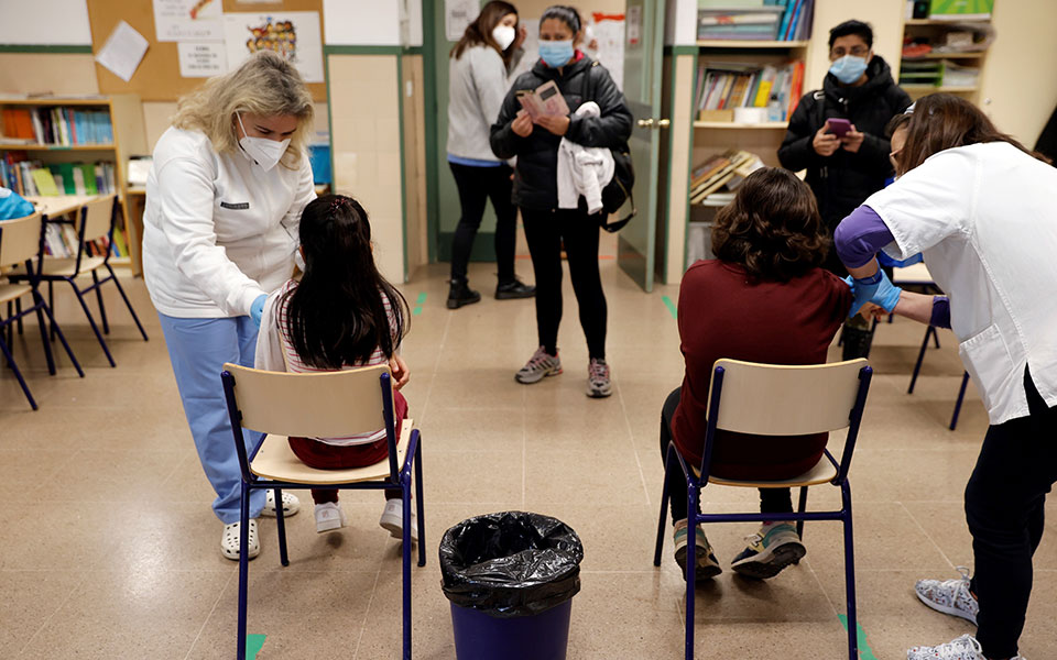 Με μοντέλο test to stay το άνοιγμα των σχολείων: Τι έδειξαν μελέτες στις ΗΠΑ-1