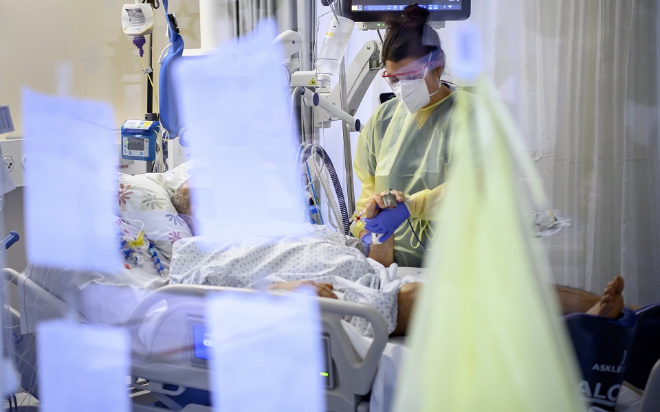 κορωνοϊός-γιατί-η-πλειονότητα-των-θυμ-561678061