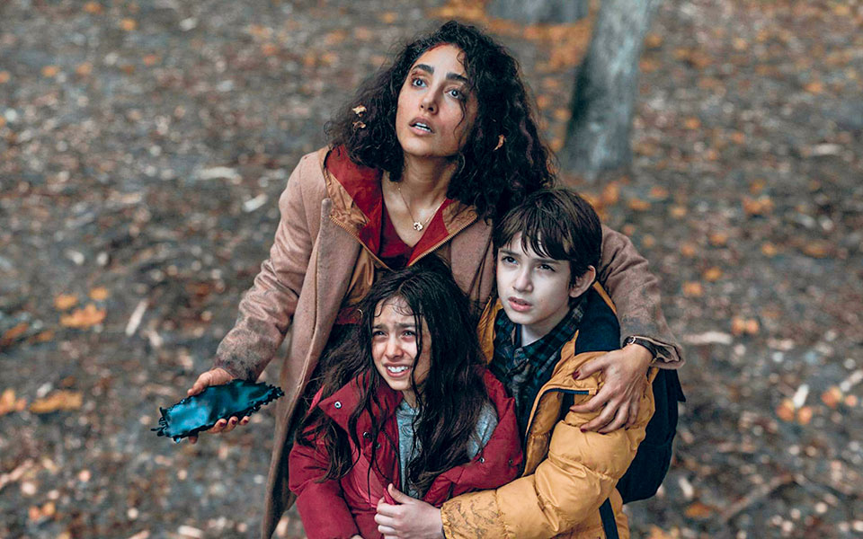 home-cinema-οι-άνθρωποι-της-διπλανής-πόρτας-και-561672895