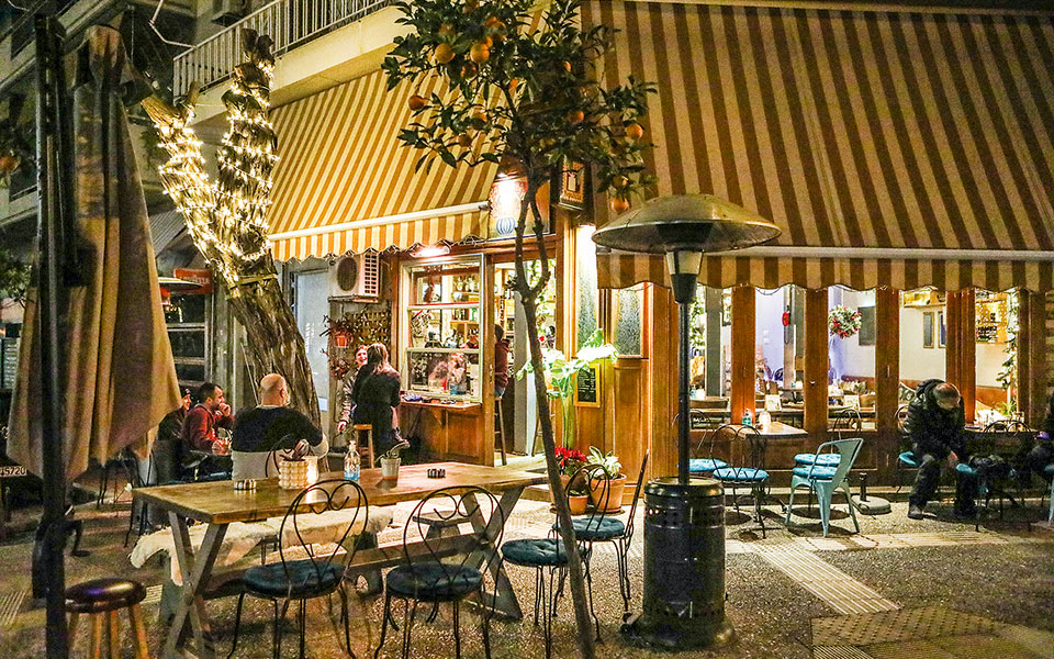 Υπό ασφυκτική πίεση τα νοσοκομεία – Παρατείνονται τα μέτρα-1