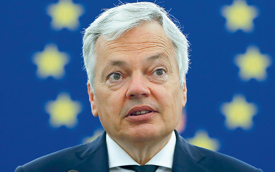 h-e-e-ζητάει-από-την-πολωνία-τα-πρόστιμα-561671650